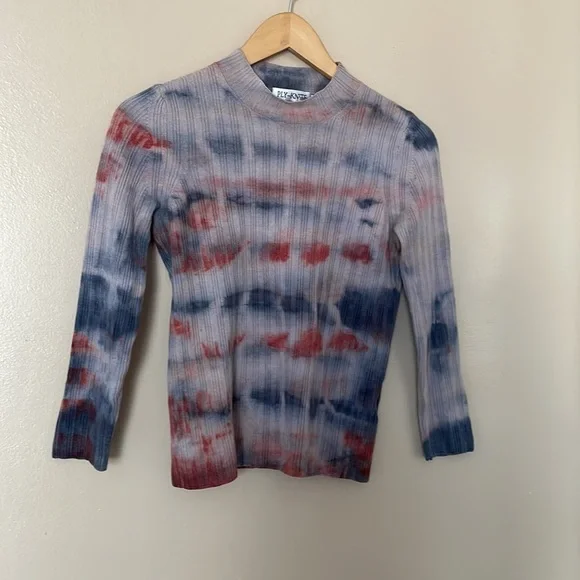 Ply-Knits
Printed Fukase Sweater - Picture 4 of 5